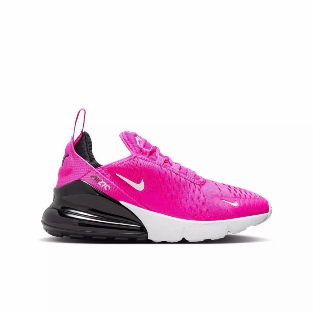 Nike Air Max 270 in Pink and Black